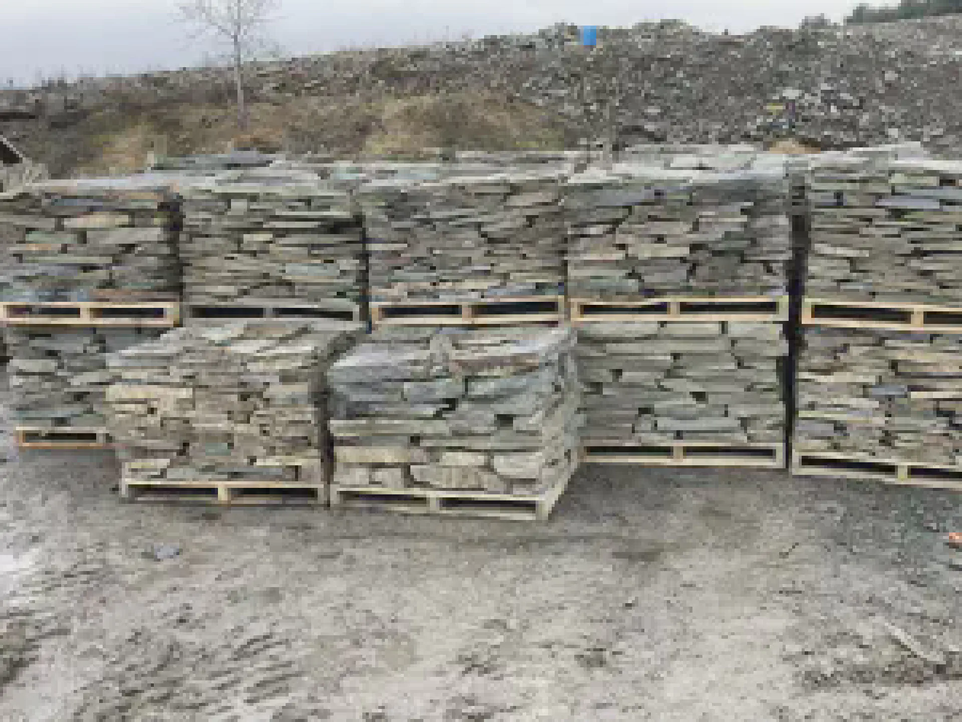 Pallets of Colonial Stone